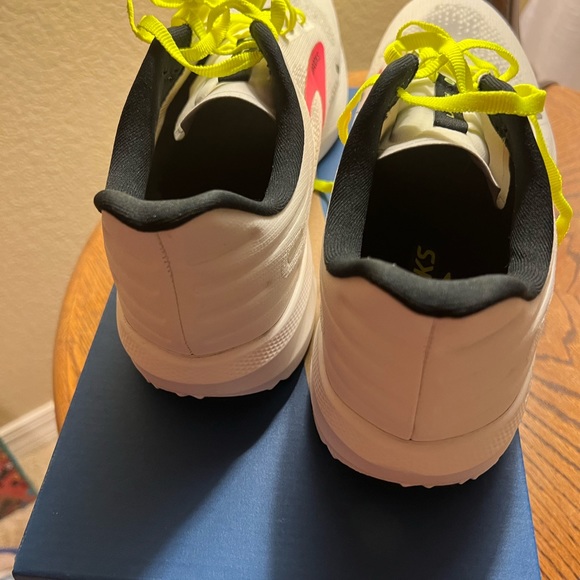 Brooks Men’s Launch 9 Running Shoes - NWT - Picture 9 of 10